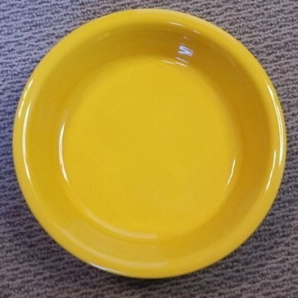 Fiestaware Fiesta Extra Large CERAMIC Bowl Dish Daffodil Yellow 64 oz CONTAINER - Picture 4 of 9